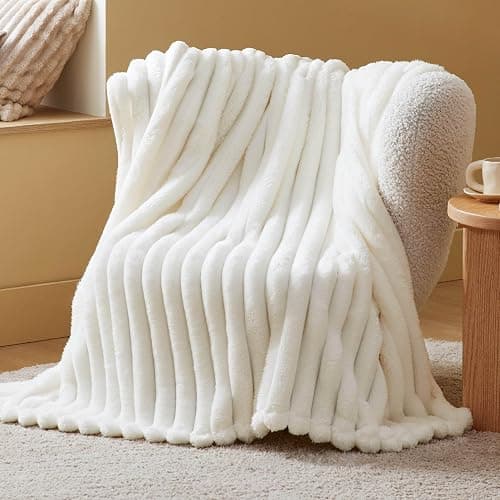White Blanket - Image 1