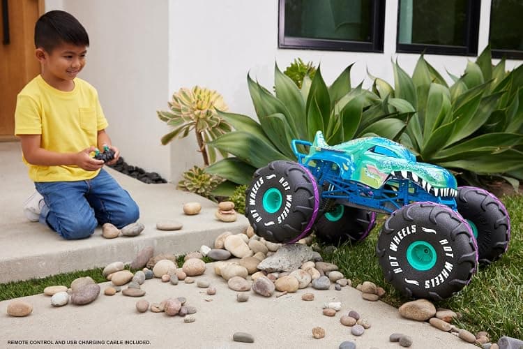 Hot Wheels RC Monster Trucks Mega-Wrex in 1:6th Scale, Extra Large Remote-Control Toy Truck, More Than 2ft Long thumbnail 2