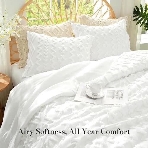 Amélie Home Boho Comforter Set Queen Size, 3 Piece White Boho Bedding Set, Rustic Farmhouse Luxury Gift for Women Home Decor, Soft Cozy Diamond Comforter for All Seasons thumbnail 3