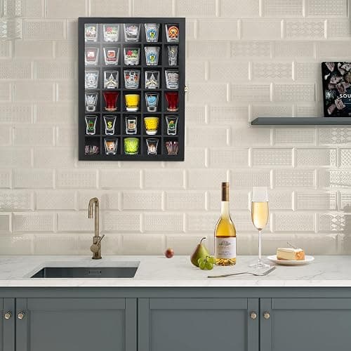 Invech Vitrine Murale pour 30 Verres à Liqueur avec Porte et étagère Amovible, Rangement pour Verres à Liqueur pour décoration de Bar à Domicile thumbnail 2