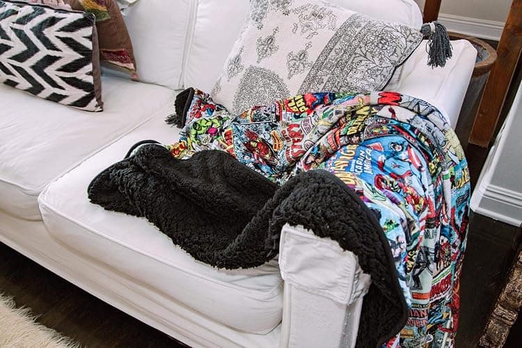 Marvel Comics Oversized Fleece Throw Blanket with Spider-Man, Captain America, Black Panther, More | Superhero Geeky Home Decor | Soft and Cozy Sherpa Blanket | 54 x 72 Inches thumbnail 4