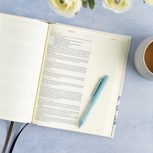 CSB Notetaking Bible, Large Print Edition, Cream Floral Cloth Over Board, Black Letter, Wide Margins, Journaling Space, Single-Column, Reading Plan, Easy-to-Read Bible Serif Type thumbnail 4