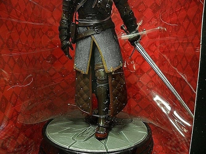 Dark Horse Deluxe The Witcher 3: Wild Hunt: Geralt Grandmaster Ursine Figure thumbnail 6