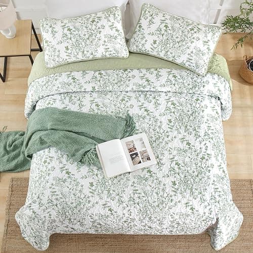 WONGS BDEEING Quilt King Size, Sage Green Quilt Bedding Set with 2 Pillowcases, Botanical Quilt for King Bed, Soft Microfiber Lightweight Coverlet Bedspread for All Season (110"×90", 3 Pieces) thumbnail 8