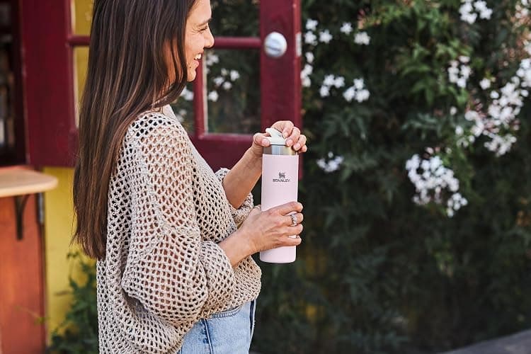 Stanley AeroLight Transit Bottle 20 oz | Locking Drink Through Lid | Leak Resistant Water Bottle or Coffee Travel Mug | Lightweight Insulated Stainless Steel | BPA-Free | Rose Quartz thumbnail 2