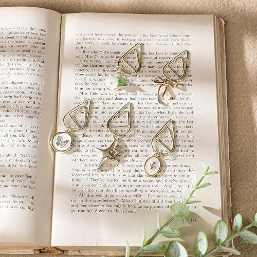 Berirexrion Cute Butterfly Bookmark Gifts - 8 PCs Beautiful Flower Bow Aesthetic Metal Paper Clips Charm Book Marks for Reading Lovers Women Unique Page Marker for Girl Kids Students Teachers School thumbnail 4