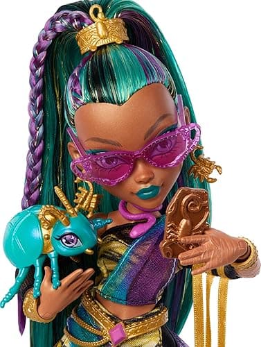 Monster High Nefera De Nile Doll, Royal Mummy in Dress with Pet Scarab Lavish and 7 Accessories Like Purse, Laptop, Sunglasses, Drink and Snacks thumbnail 5