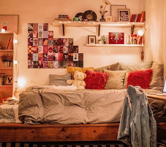 CON*QUEST Conquest Journals Harry Potter Gryffindor Wall Collage, Set of Fifty Collectible 4x6 Official Art Prints From The Wizarding World, Printed on Quality Card Stock, Matte Finish thumbnail 5