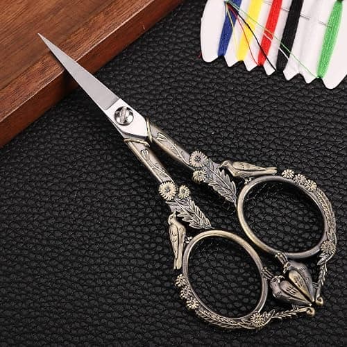 Small Sewing Scissors thumbnail 2