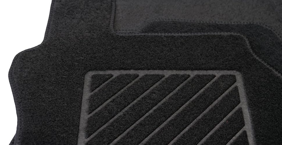 Carsio Universal Car or Van Floor Mats 4PC Set Non Slip Carpet with Black Edging thumbnail 4