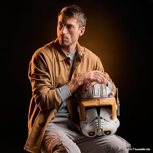 STAR WARS The Black Series Clone Commander Cody, Revenge of the Sith Premium Electronic Roleplay Helmet for Ages 14 and Up (Amazon Exclusive) thumbnail 10