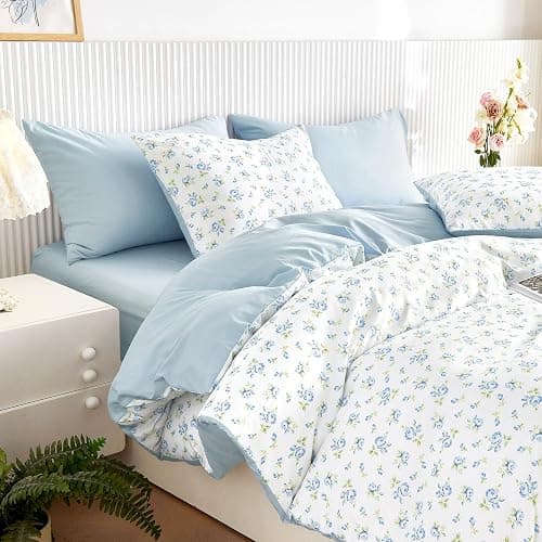 Wake In Cloud - Floral Comforter Set, Coquette Cottagecore Aesthetic Flower Shabby Chic Pattern for Women Teen Girls, Soft Lightweight Bedding, 3 Pieces, White Blue, Queen Size thumbnail 4