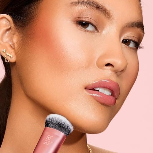 Real Techniques 4 Piece Face Base Makeup Brush Set, For Concealer, Foundation, Contour, & Setting Powder, Makeup Brushes For Blending & Buffing, & Sculpting, Travel Friendly, Gift Set, Cruelty-Free thumbnail 4