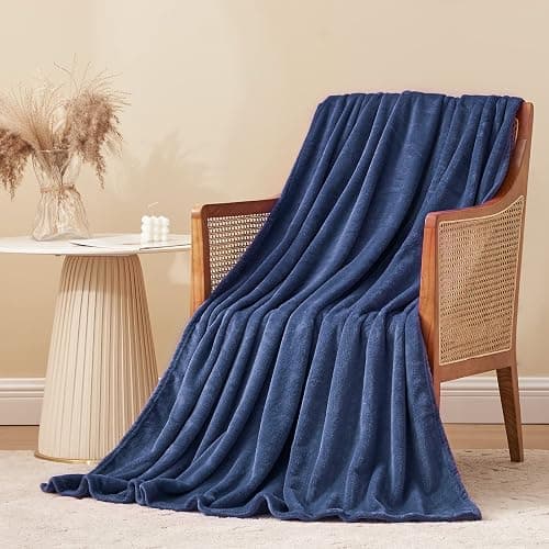 Aisbo Kuscheldecke Flauschig Decke Blau - Fleecedecke 150x200 cm XL Warme Sofa Decke, Kuschlige Wohndecke Marine Blau Weich als Wohnzimmer Blanket Couchdecke für Winter thumbnail 2