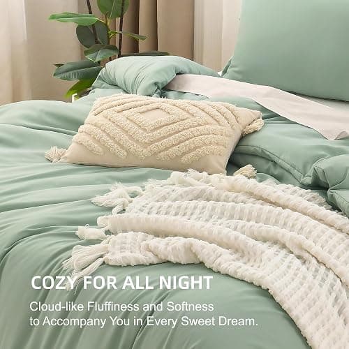 Litanika Queen Comforter Set Sage Green, 3 Pieces Lightweight Comforters Queen Size Solid Bedding Comforters Sets, Down Alternative Comforter Bed Set Quilt Blanket thumbnail 7