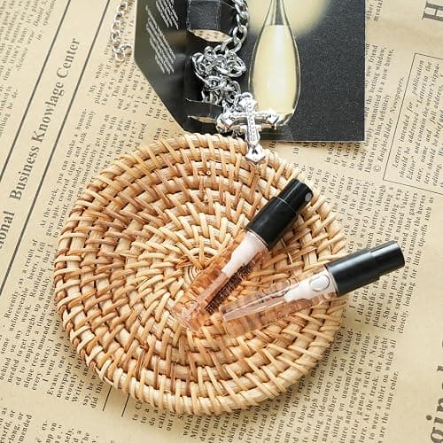 Dirstic Women's Designer Perfume Sampler Lot Discovery Set x 30, Luxury High-End Perfume Vials for Women, Mini Samples Gift for Girlfriend, Wife, or Mother（30 pcs） thumbnail 2