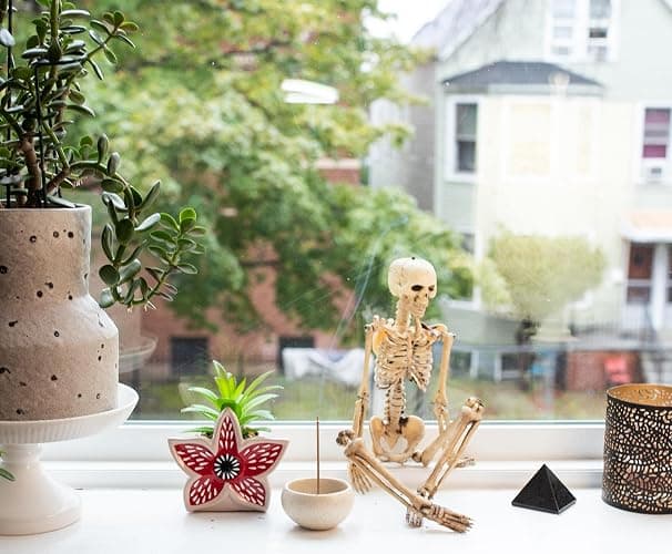Stranger Things Demogorgon 3-Inch Ceramic Mini Planter with Artificial Succulent | Small Flower Pot, Faux Indoor Plants For Desk Shelf, Home Decor Trinket Tray | Horror Movie Gifts and Collectibles thumbnail 6