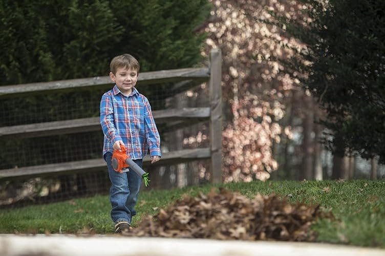 Husqvarna 125B Toy Leaf Blower, Light-Up Engine Makes Noise and Blows Out Real Air, Toddler Toys for Ages 3 and Up, Plastic, Orange/Gray, 589746402 thumbnail 2