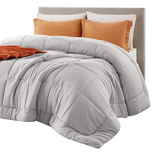 Bedsure Comforter Duvet Insert - Quilted Comforters King Size, All Season Duvet, Down Alternative Bedding, with 8 Tabs, Gifts for Women/Men, Light Grey, King 90 x 102 Inches