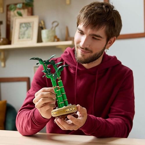 LEGO Botanicals Glücks-Bambus, Kunstpflanze - Bauset für Erwachsene - Geschenk für Einweihungspartys oder Abschlussfeiern für Frauen und Männer - Wohn-Deko 10344 thumbnail 2