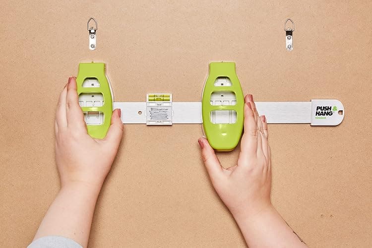 Hangman Push & Hang Pro Picture Hanging Tool Kit with Nails and Level for Wall Art Pictures Frames Green ‎PHLA-18 - 18 Inch (Pro) thumbnail 2