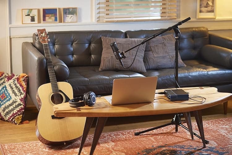 Audio-Technica AT2020 Cardioid Condenser Studio XLR Microphone, Ideal for Project/Home Studio Applications, Black thumbnail 7