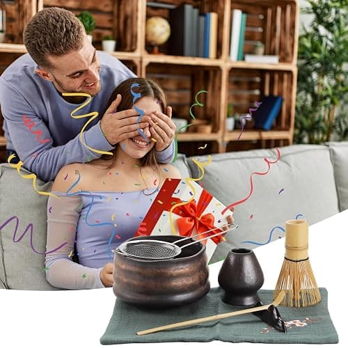Mycketop Ensemble de 7 pièces à matcha de qualité supérieure avec bol en céramique, chases en bambou, passoire à matcha, cuillère à café, serviette à thé, 2 supports – Kit complet pour cadeau de thumbnail 6