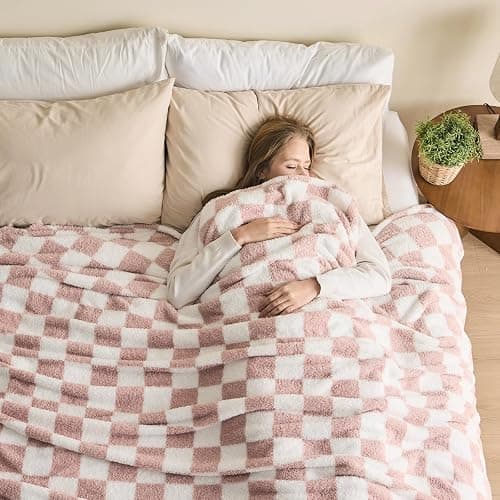 NEWCOSPLAY Knitted Pink White Checkered Blanket Super Soft Plush Throw for Couch Fuzzy Fluffy Microfiber Lightweight Blanket for Bed Sofa All Season Use (Pink White, Twin(60"x80")) - Image 1