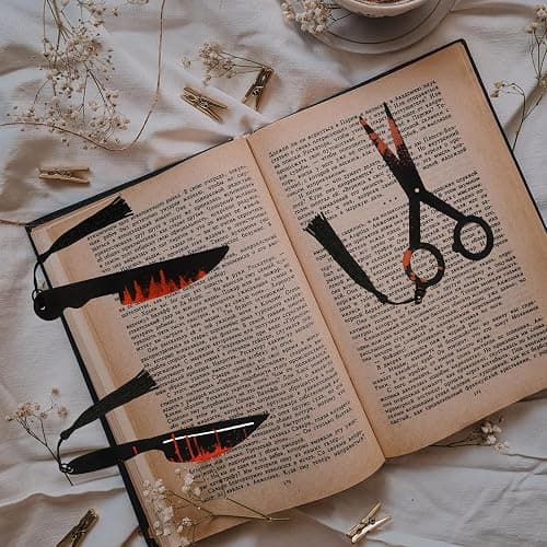 6Pcs Horror Novelty Bookmark Set, Fake Knife Shapes with Blood Stain Gothic Book Accessories Dark Romance Acrylic Page Holders with Black Tassels Halloween Craft thumbnail 2