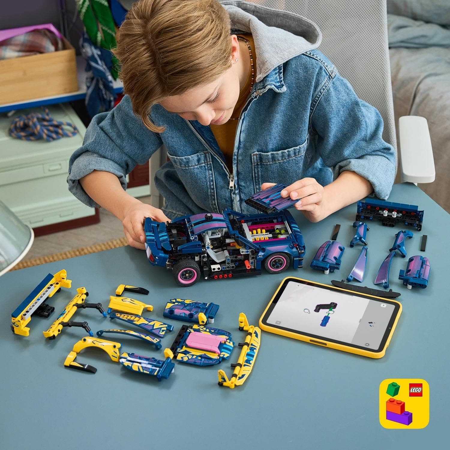 LEGO Technic Customizable Ford Mustang GT Car Toy for Children from 10 Years - Vehicle Set with Steering and 8-Cylinder Engine - Kids Room Decoration - Gift for Boys and Girls 42236 thumbnail 7