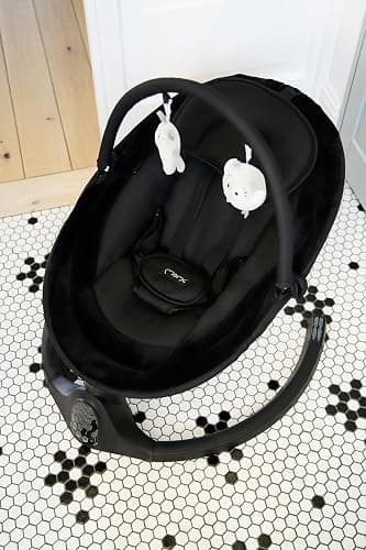 Balancelle MoMi KENANI ONYX jusqu'à 9 kg, écran LED, télécommande, Bluetooth pour smartphone, alimentation piles/secteur, harnais de sécurité 5 points, arche et jouets thumbnail 10