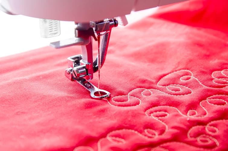 SINGER® Darning & Free Motion Embroidery Foot | Sewing Machine Presser Foot for Quilting, Monogramming & Thread Painting | Fits Low-Shank Machines | Repair & Decorative Sewing thumbnail 2