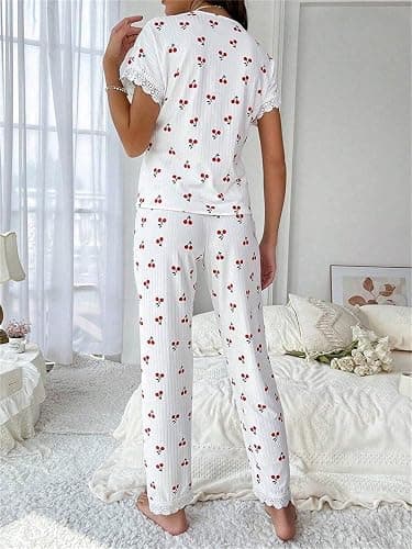 Ensemble pyjama côtelé 2 pièces pour femme avec haut boutonné et pantalon long avec bordure en dentelle thumbnail 3