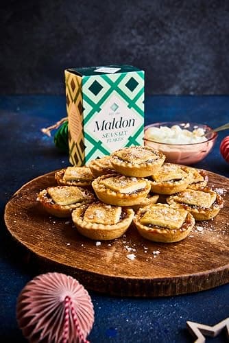 Maldon - Sea Salt Flakes, Unique Pyramid Shaped Salt Flakes, Perfect for a Wide Range of Dishes, Hand-Harvested for Four Generations, 250g Box thumbnail 10