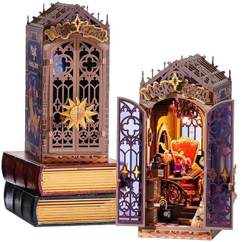 Magic Fantasy Corner (Book Nook) - Image 1