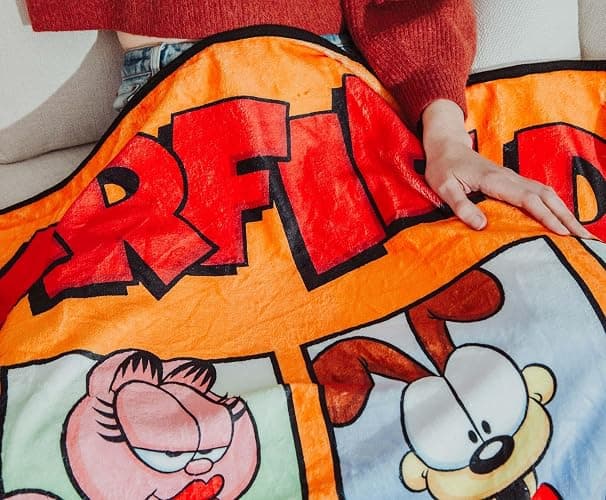 Surreal Entertainment Garfield and Friends Fleece Throw Blanket | Soft Polyester Cover for Sofa, Bed | 45 x 60 Inches thumbnail 7