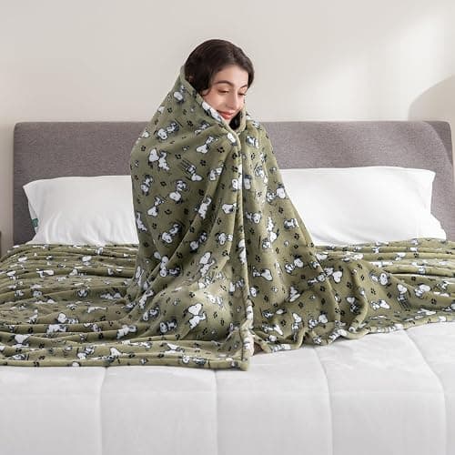 Berkshire Blanket Peanuts® VelvetLoft® Cute Character Snoopy Plush Blanket,Loden Green,Twin 60 in x 90 in (Official Peanuts® Product) thumbnail 2