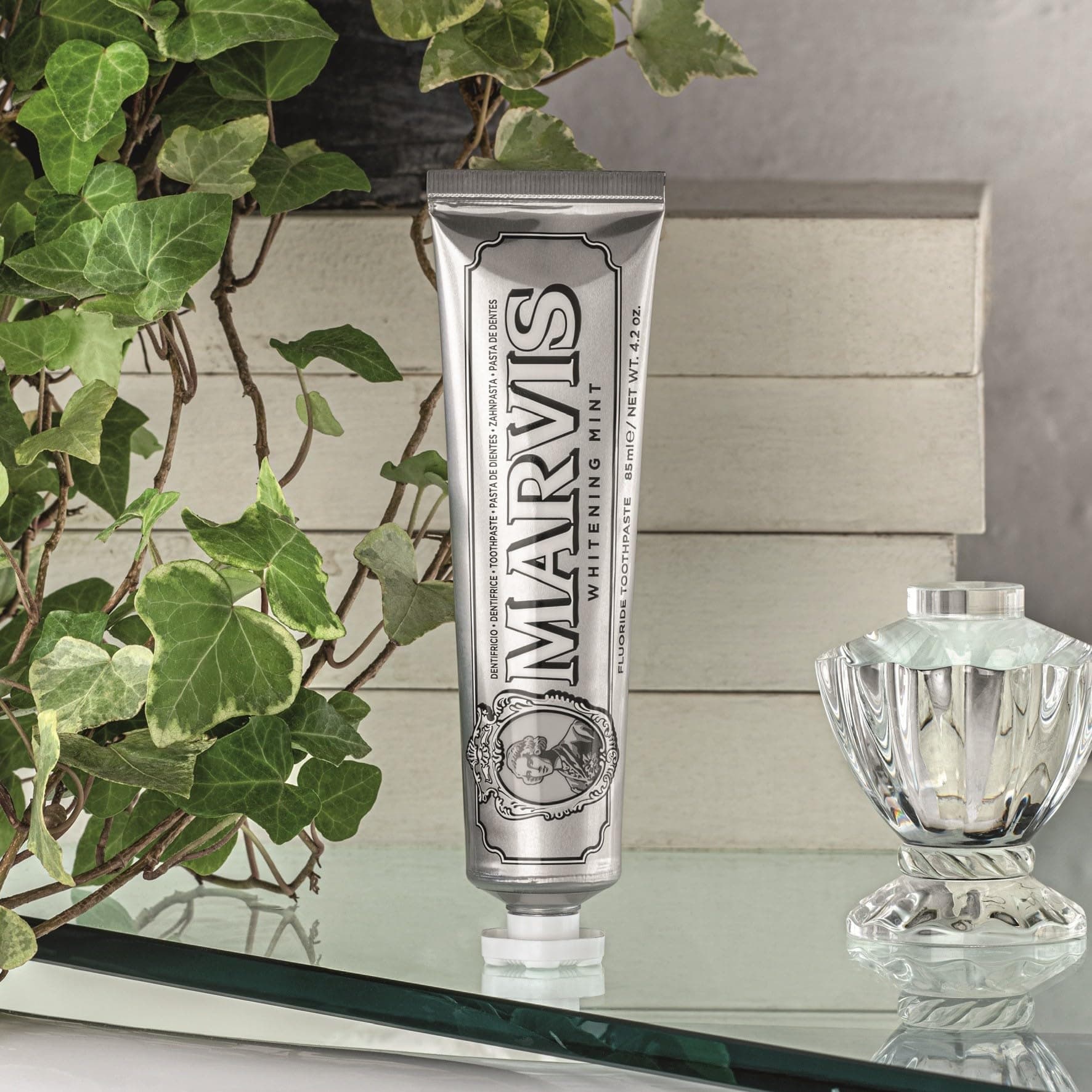 MARVIS Whitening Mint 85ml I Toothpaste for a whiter smile I long-lasting freshness I fresh mint flavor thumbnail 2