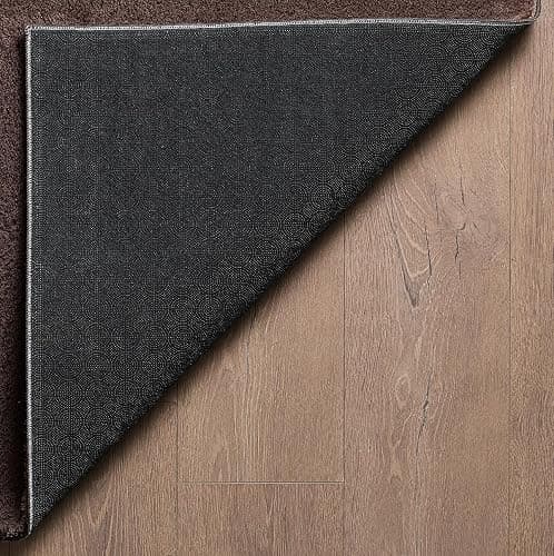 the carpet Relax Moderner Flauschiger Kurzflor Teppich, Anti-Rutsch Unterseite, Waschbar bis 30 Grad, Super Soft, Felloptik, Braun, 200 x 280 cm thumbnail 4