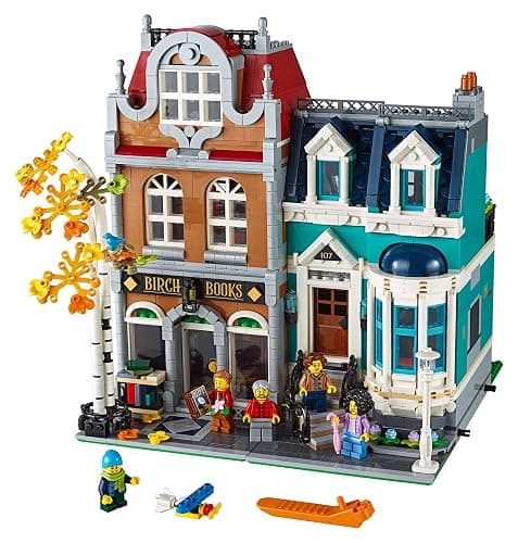 LEGO Creator Expert Bookshop 10270 Modular Building, Home Décor Display Set for Collectors, Advanced Collection, Gift Idea for 16 Plus Year Olds thumbnail 5