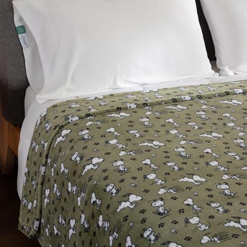 Berkshire Blanket Peanuts® VelvetLoft® Cute Character Snoopy Plush Blanket,Loden Green,Twin 60 in x 90 in (Official Peanuts® Product) thumbnail 7