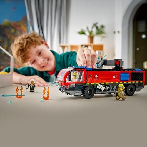 LEGO City Flughafenlöschfahrzeug - Spielzeug Einsatzfahrzeug - Modellbau mit 4 Feuerwehr Minifiguren - Geburtstagsgeschenk für Jungen ab 7 Jahren und Technikfans - 60499 thumbnail 2