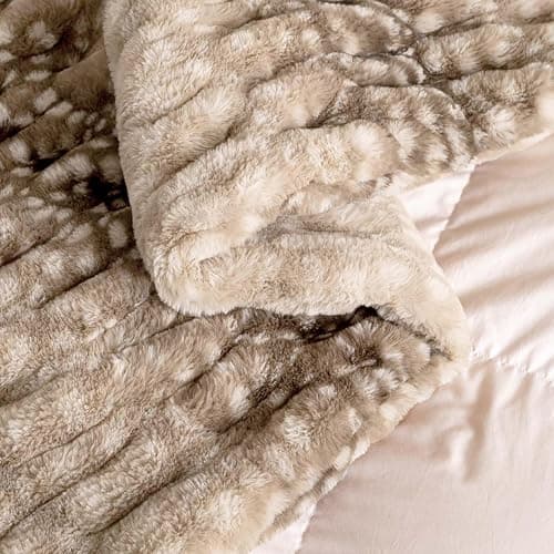YUSOKI 1000GSM Double Sided Bubble Faux Rabbit Fur Throw Blanket, Deer Fawn Animal Print, Ultra Fluffy Plush, 4-Way Stretch, Ideal Gift for Women (Grey Fawn, Medium (50 X 60 Inches)) thumbnail 9