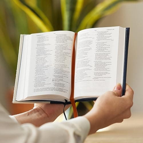 NKJV, Thinline Bible, Compact, Leathersoft, Blue, Red Letter, Comfort Print: Holy Bible, New King James Version thumbnail 4