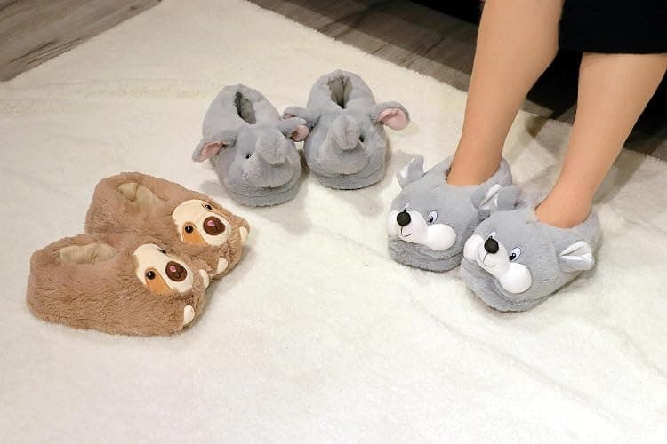 Aopuro Cute Women Penguin Animal Slippers Fluffy Warm Plush House Shoes Novelty Soft Slippers Cartoon Gifts for Birthday Christmas thumbnail 2
