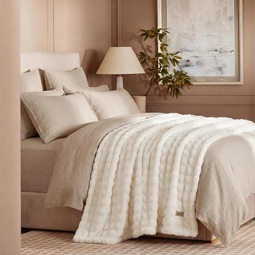 BEDSURE Kuscheldecke Flauschig Bubble Decke - Wollweiß, 220x240 cm | Sofadecke, Dicke Fleecedecke, Tagesdecke für Zimmer Deko, Wolkenweich & Atmungsaktiv Wolldecke, Geschenk für Frauen thumbnail 6