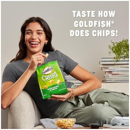 Goldfish Crisps Sour Cream & Onion Baked Chip Cracker Snacks, 6.25 Oz Bag thumbnail 4