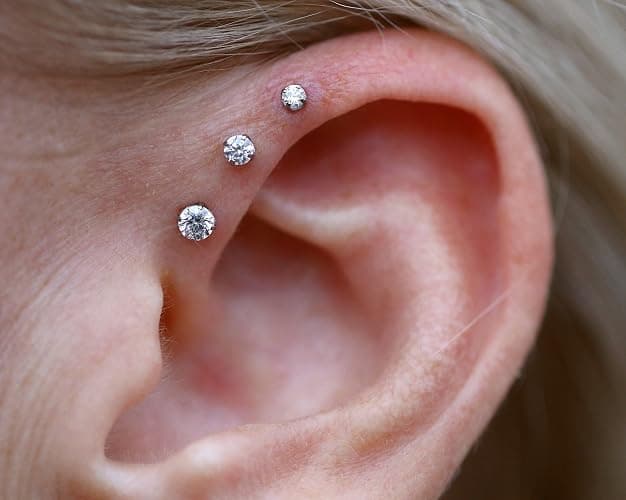 AVYRING 2 Stück Ohrloch Stecher Set und Zubehör Surgical Steel Einweg-Ohrlochpistole für Damen & Herren, Schmerzarme Piercing Pistole, Selbst-Piercing Set Ohrstecker, Silber Gold thumbnail 5