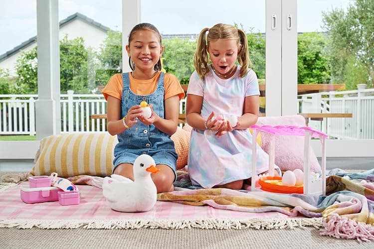 Pets Alive Mommy Duck & Baby Surprise by ZURU Nurturing Play Surprise Hatching Interactive Girls' Toy. thumbnail 7