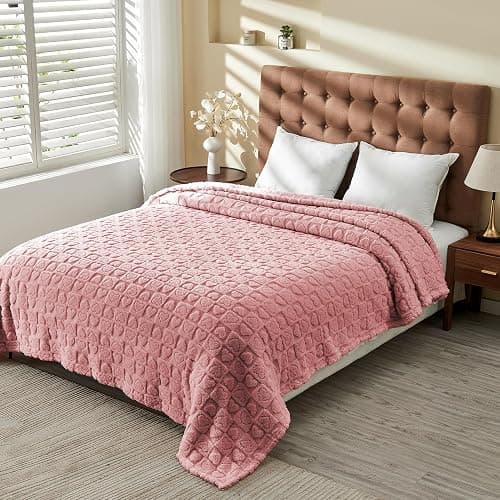 FY FIBER HOUSE Throw Blankets with Heart Checkered,Soft Warm Blankets for Lover Mom Father Friends Gifts,Washable Lightweight Fuzzy Blanket for Couch Sofa Bed All Season(Pink,50"x60") thumbnail 2
